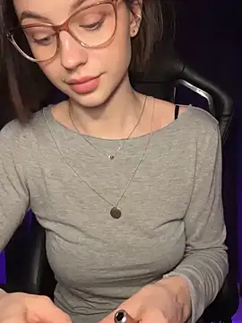 Camilla Railian online show from 12-10-24, 11:30