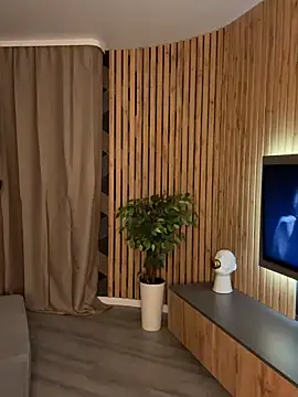 Camilla Railian online show from 01-25-25, 07:39