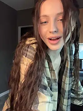 Camilla Railian online show from 03-07-25, 06:54