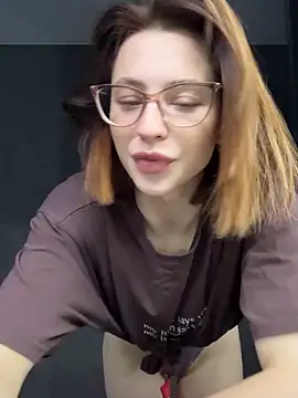 Camilla Railian online show from 10-01-25, 03:18