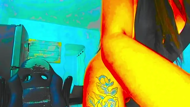 Snapshot of candy_purity chatting on 02-26-25, 12:38 candy purity online show from 02-26-25, 12:38