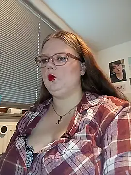 Snapshot of Merle18 chatting on 09-14-25, 05:01 Merle18 online show from 09-14-25, 05:01