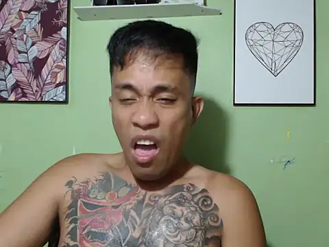 Snapshot of Thyler08 chatting on 11-16-25, 01:06 Thyler08 online show from 11-16-25, 01:06