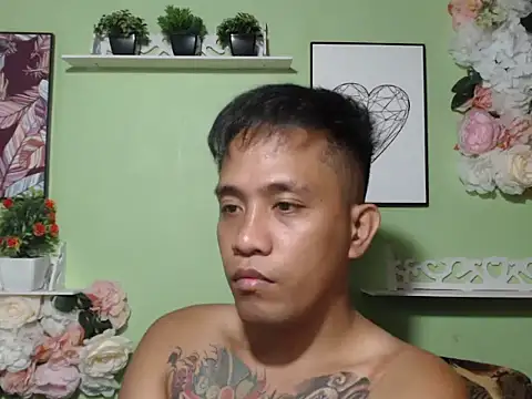 Snapshot of Thyler08 chatting on 11-19-25, 01:22 Thyler08 online show from 11-19-25, 01:22