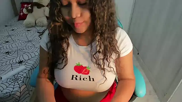 Lunastar02 online show from 02-09-25, 03:53