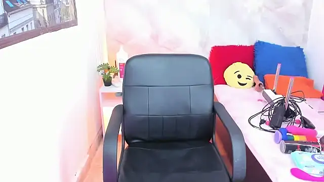 Lunastar02 online show from 03-19-26, 01:48