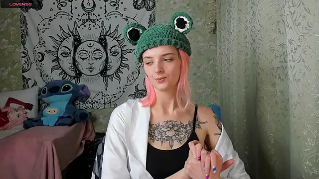 Cutie Adelia online show from 12-19-24, 12:12