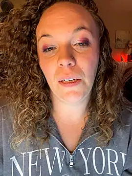 Snapshot of AuroraSummers chatting on 10-29-25, 03:09 AuroraSummers online show from 10-29-25, 03:09