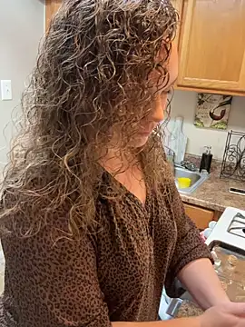 AuroraSummers online show from 12-19-25, 01:45