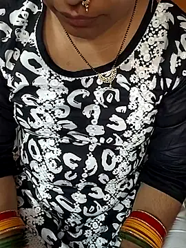 Snapshot of Diya_143 chatting on 06-25-26, 05:56 Diya 143 online show from 06-25-26, 05:56