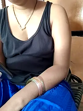Snapshot of Diya_143 chatting on 07-06-26, 04:31 Diya 143 online show from 07-06-26, 04:31