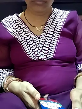 Snapshot of Diya_143 chatting on 07-07-26, 06:58 Diya 143 online show from 07-07-26, 06:58
