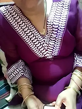 Snapshot of Diya_143 chatting on 07-07-26, 07:23 Diya 143 online show from 07-07-26, 07:23
