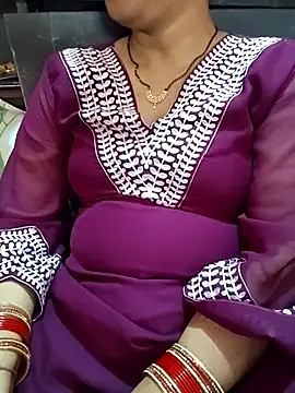 Snapshot of Diya_143 chatting on 07-18-26, 06:50 Diya 143 online show from 07-18-26, 06:50