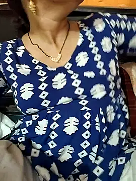 Snapshot of Diya_143 chatting on 07-19-26, 08:40 Diya 143 online show from 07-19-26, 08:40