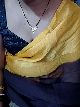 Snapshot of Diya_143 chatting on 07-21-26, 05:32 Diya 143 online show from 07-21-26, 05:32