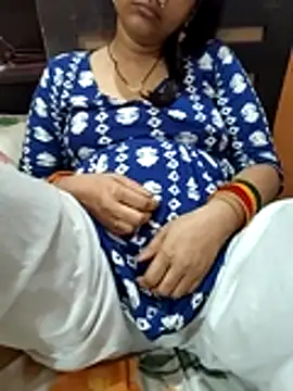 Snapshot of Diya_143 chatting on 07-25-26, 06:38 Diya 143 online show from 07-25-26, 06:38