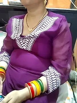 Snapshot of Diya_143 chatting on 07-28-26, 03:21 Diya 143 online show from 07-28-26, 03:21