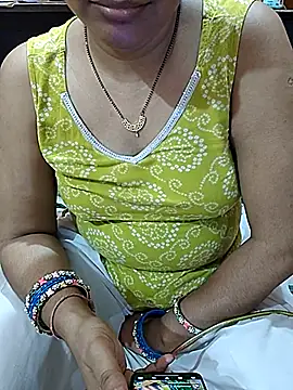 Snapshot of Diya_143 chatting on 08-06-26, 07:27 Diya 143 online show from 08-06-26, 07:27