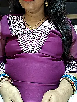Snapshot of Diya_143 chatting on 08-07-26, 07:32 Diya 143 online show from 08-07-26, 07:32