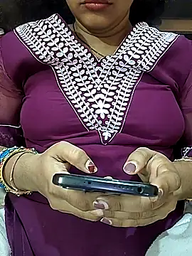 Snapshot of Diya_143 chatting on 08-07-26, 07:38 Diya 143 online show from 08-07-26, 07:38