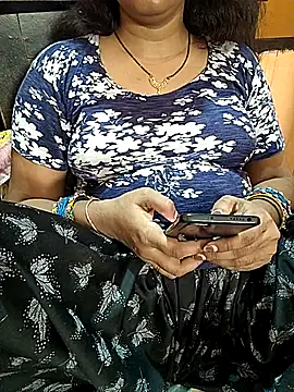 Snapshot of Diya_143 chatting on 08-09-26, 05:34 Diya 143 online show from 08-09-26, 05:34