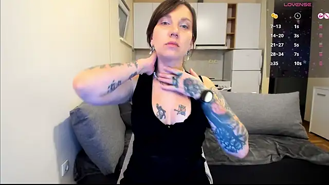 StacyTigerr online show from 03-11-25, 10:53