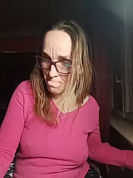 Dettybitch40 online show from 12-17-25, 04:24