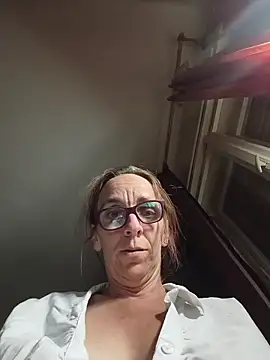 Dettybitch40 online show from 05-13-26, 06:38