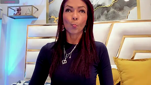 HannaPetit online show from 10-02-25, 07:43