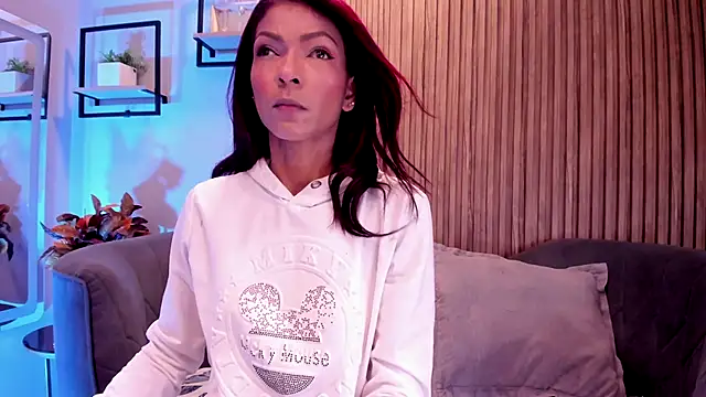 HannaPetit online show from 10-25-25, 07:08