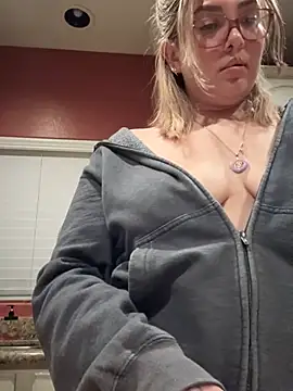 Snapshot of nativepumpkin95 chatting on 01-28-25, 01:18 nativepumpkin95 online show from 01-28-25, 01:18