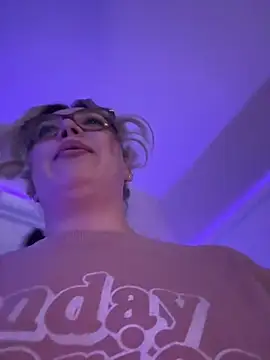 Snapshot of nativepumpkin95 chatting on 02-21-25, 06:29 nativepumpkin95 online show from 02-21-25, 06:29