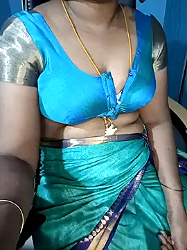 Snapshot of Tamil-hotwife chatting on 01-08-25, 07:24 Tamil-hotwife online show from 01-08-25, 07:24