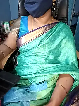 Snapshot of Tamil-hotwife chatting on 01-09-25, 04:41 Tamil-hotwife online show from 01-09-25, 04:41