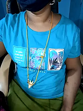 Snapshot of Tamil-hotwife chatting on 01-11-25, 06:44 Tamil-hotwife online show from 01-11-25, 06:44