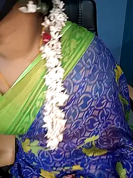 Snapshot of Tamil-hotwife chatting on 01-19-25, 05:07 Tamil-hotwife online show from 01-19-25, 05:07