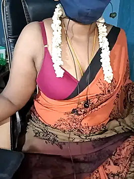 Snapshot of Tamil-hotwife chatting on 01-23-25, 04:52 Tamil-hotwife online show from 01-23-25, 04:52