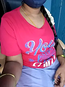 Snapshot of Tamil-hotwife chatting on 01-29-25, 12:56 Tamil-hotwife online show from 01-29-25, 12:56