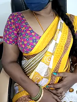 Snapshot of Tamil-hotwife chatting on 02-10-25, 05:41 Tamil-hotwife online show from 02-10-25, 05:41