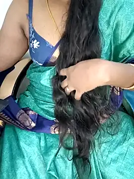 Snapshot of Tamil-hotwife chatting on 02-12-25, 04:44 Tamil-hotwife online show from 02-12-25, 04:44