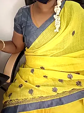 Snapshot of Tamil-hotwife chatting on 02-14-25, 07:44 Tamil-hotwife online show from 02-14-25, 07:44