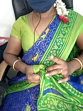 Snapshot of Tamil-hotwife chatting on 02-15-25, 07:50 Tamil-hotwife online show from 02-15-25, 07:50