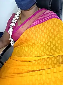 Snapshot of Tamil-hotwife chatting on 02-18-25, 12:48 Tamil-hotwife online show from 02-18-25, 12:48