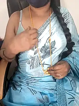 Snapshot of Tamil-hotwife chatting on 02-25-25, 05:15 Tamil-hotwife online show from 02-25-25, 05:15