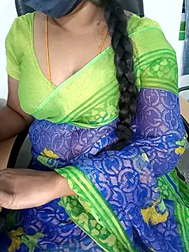 Snapshot of Tamil-hotwife chatting on 02-26-25, 06:21 Tamil-hotwife online show from 02-26-25, 06:21