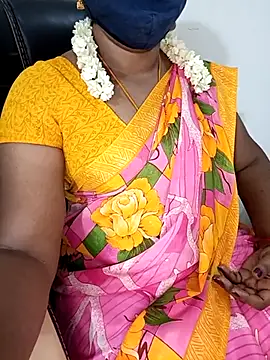 Snapshot of Tamil-hotwife chatting on 03-06-25, 12:32 Tamil-hotwife online show from 03-06-25, 12:32
