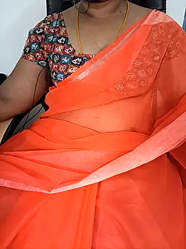 Snapshot of Tamil-hotwife chatting on 03-07-25, 06:33 Tamil-hotwife online show from 03-07-25, 06:33