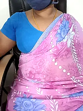 Snapshot of Tamil-hotwife chatting on 03-08-25, 05:11 Tamil-hotwife online show from 03-08-25, 05:11
