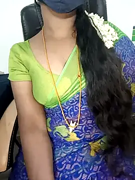 Snapshot of Tamil-hotwife chatting on 03-09-25, 09:13 Tamil-hotwife online show from 03-09-25, 09:13